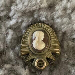 Antique Gold and Cream Cameo Brooch